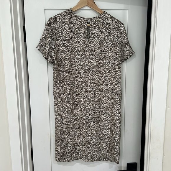 Jenni Kayne Leopard Print Short Sleeve Dress - Picture 5 of 8